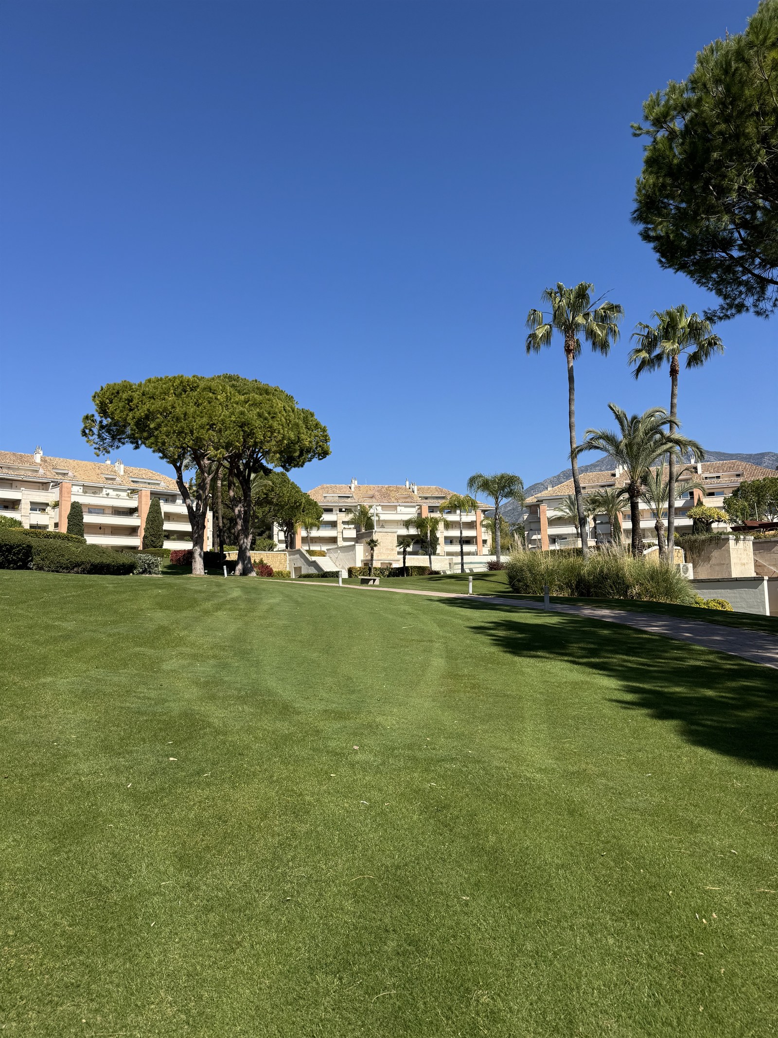 Zonas verdes comunitarias en La Trinidad, Marbella